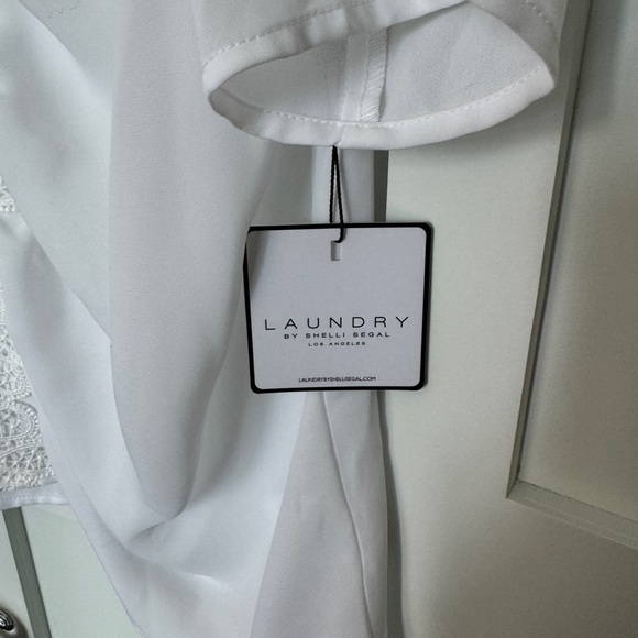 NWT: White blouse with lace detail - Picture 2 of 4